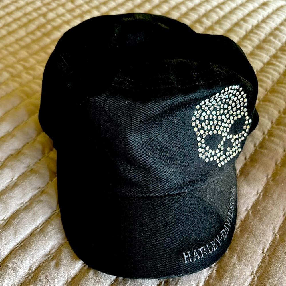 Women’s Harley-Davidson baseball cap with bling.